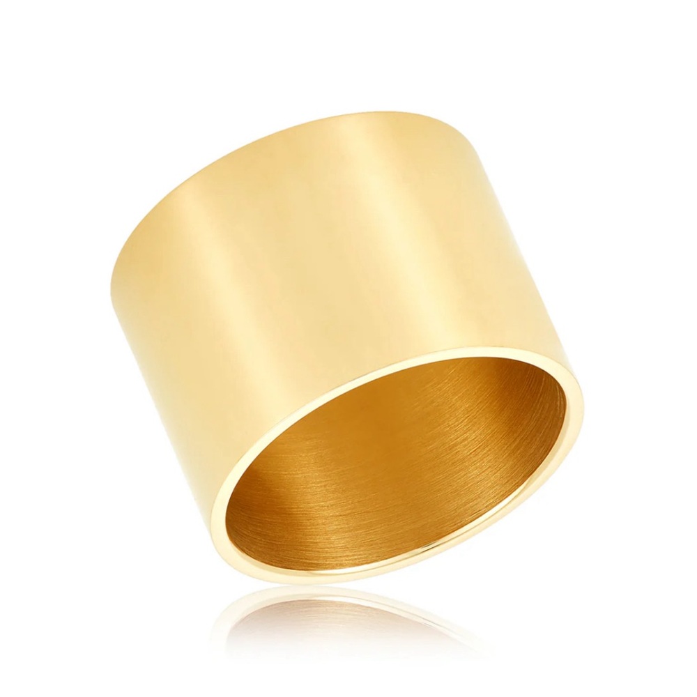 A ring you won't want to unhug you! 14k gold plated, 15mm tall cigar band. Sz 5